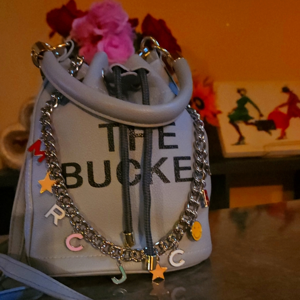 Gray tote bag